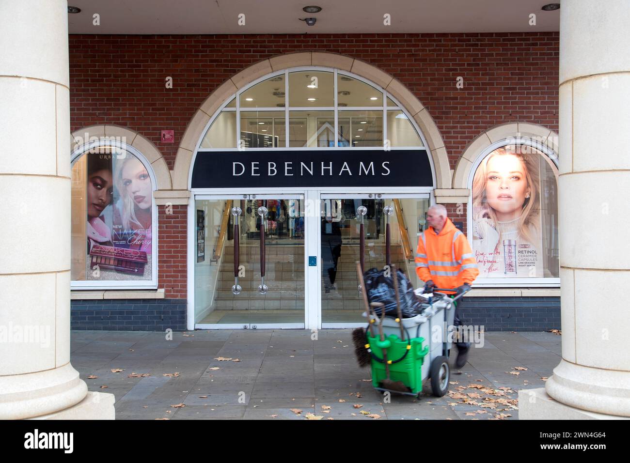 25/10/18 Debenhams store a Banbury, Oxfordshire, oggi. Debenhams annuncia la chiusura dei negozi dopo aver registrato enormi perdite stamattina. Tutti i diritti riservati Foto Stock