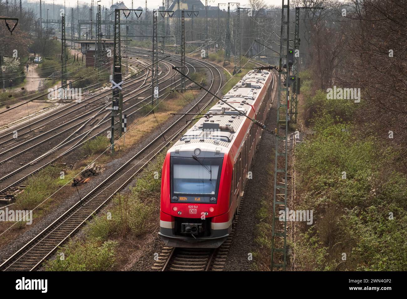 Treno regionale RB24 sulla linea di Colonia Foto Stock