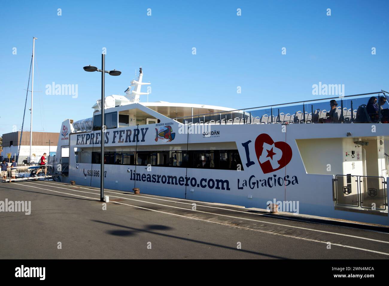 Traghetto espresso lineas romero per fuerteventura nel porto di playa blanca, Lanzarote, Isole Canarie, spagna Foto Stock