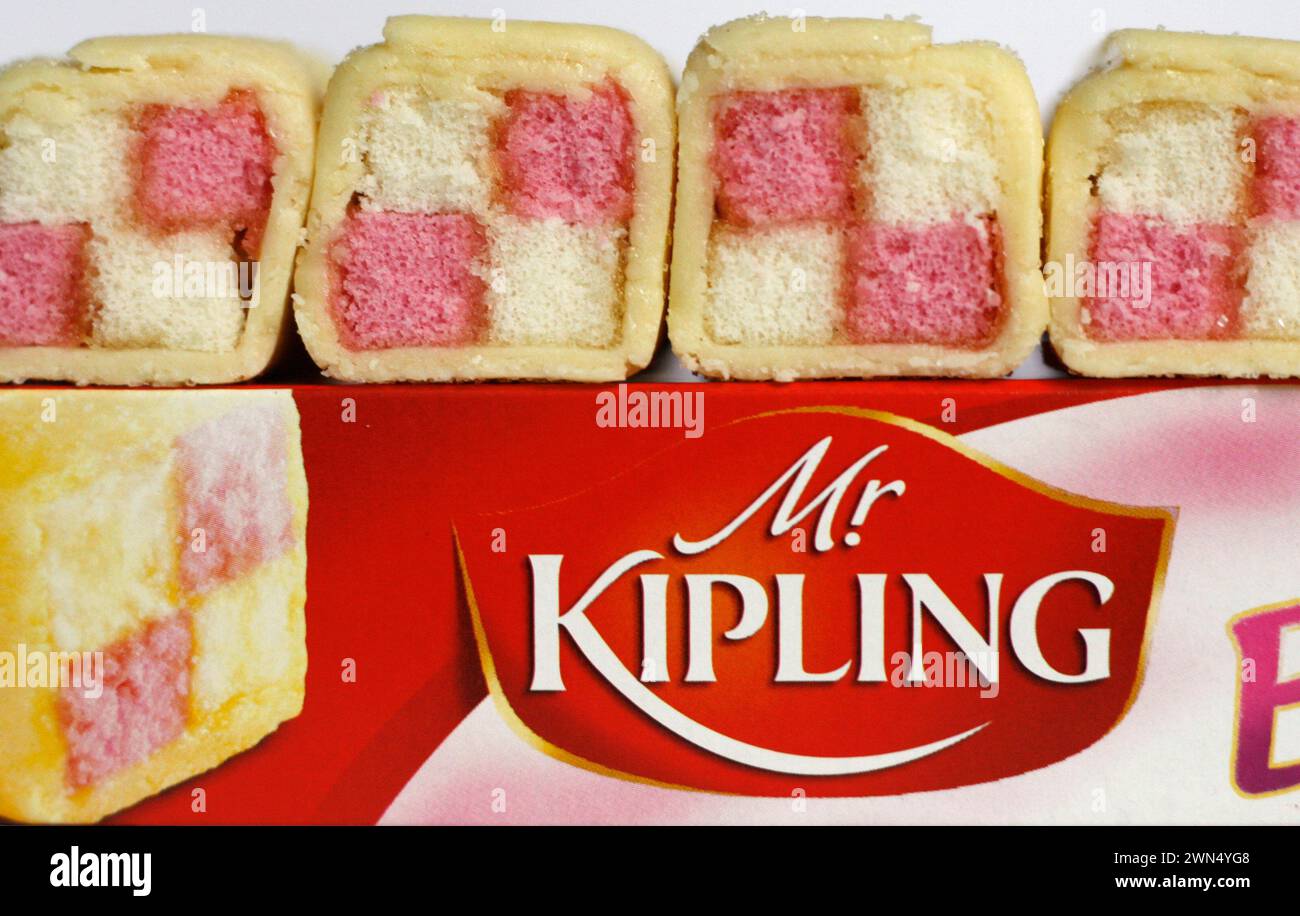 23/01/24 file foto. Premier Foods, azienda produttrice di torte di Kipling, si è impegnata a ridurre i prezzi su più gamme di prodotti man mano che si riducono i costi. Capo executiv Foto Stock