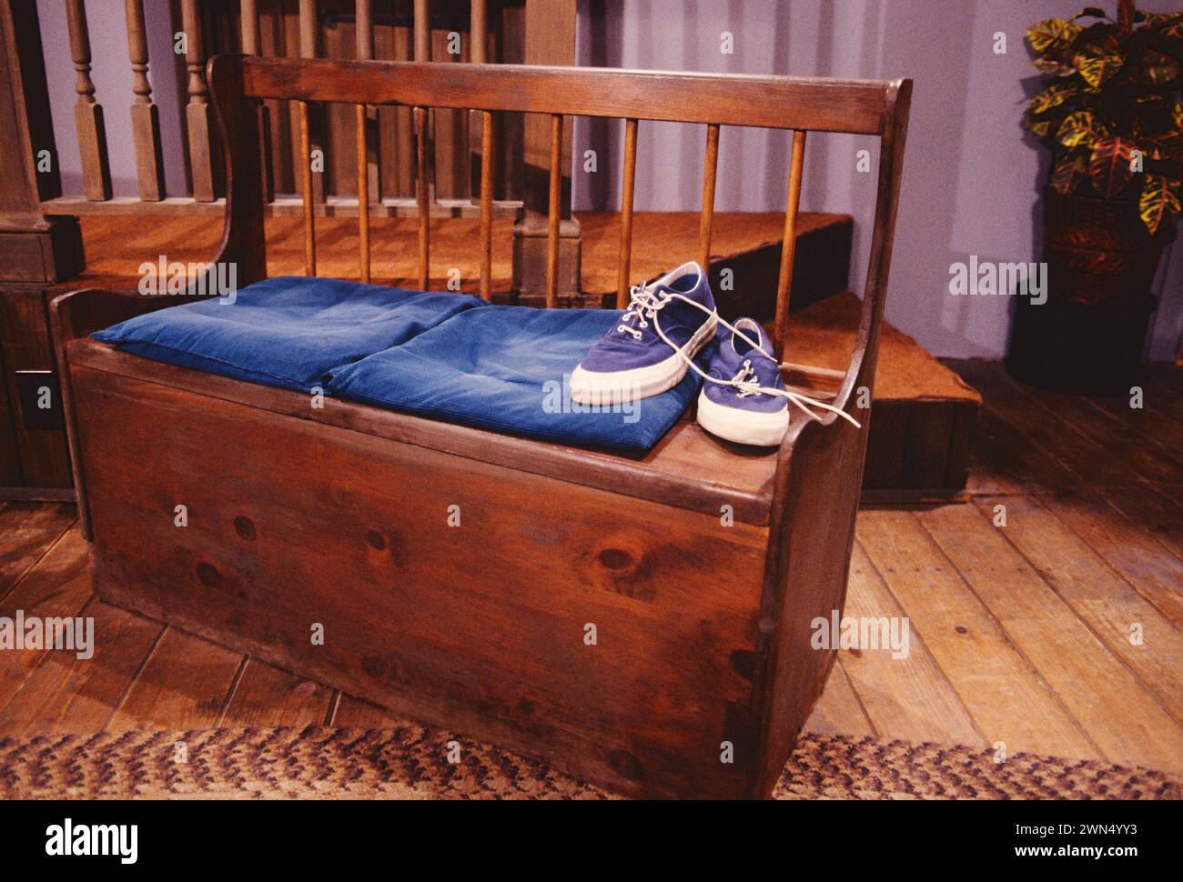 Famose sneakers indossate da Fred Rogers; quartiere di Mister Rogers; TV pubblica Foto Stock