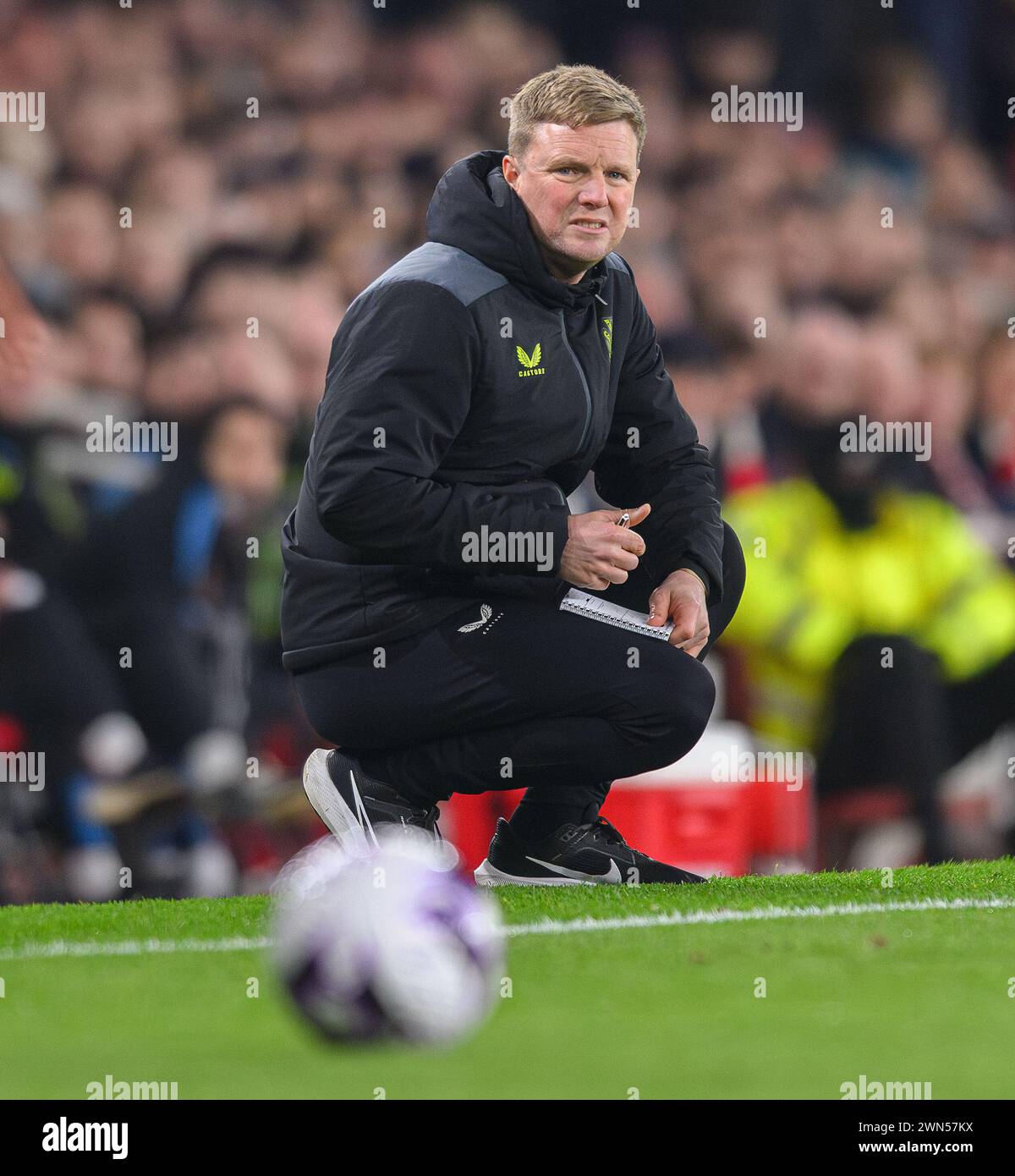 25 Feb 2024 - Arsenal contro Newcastle United - Premier League - Emirates Stadium Newcastle Manager Eddie Howe. Foto : Mark Pain / Alamy Live News Foto Stock