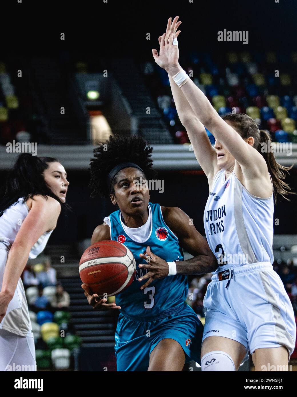 Le donne dei London Lions sconfiggono Kayseri Basketbol nella seconda tappa dei quarti di finale di EurocupWomen e avanzano verso le semifinali. Copperbox Arena, Londra, 28 febbraio 2024. copyright caroljmoir/alamy Foto Stock