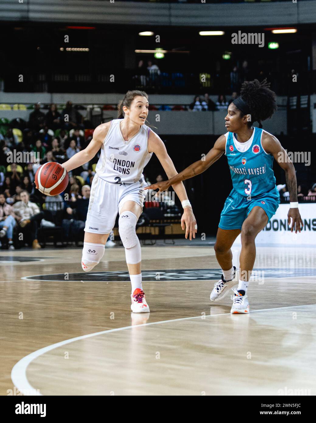 Le donne dei London Lions sconfiggono Kayseri Basketbol nella seconda tappa dei quarti di finale di EurocupWomen e avanzano verso le semifinali. Copperbox Arena, Londra, 28 febbraio 2024. Ivana Katanic dei Lions. copyright caroljmoir/alamy Foto Stock