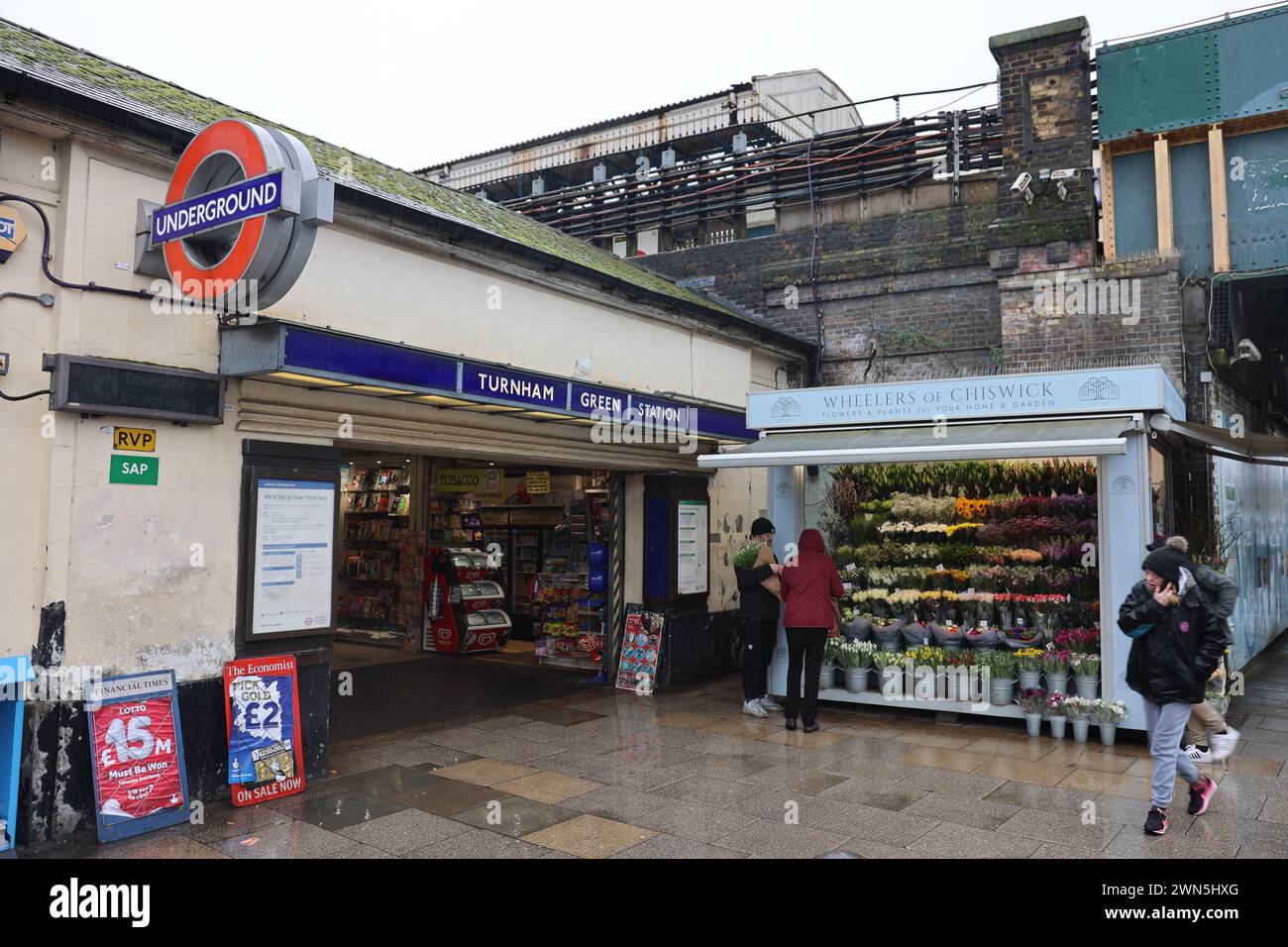 Stazione della metropolitana Turnham Green di Londra Foto Stock