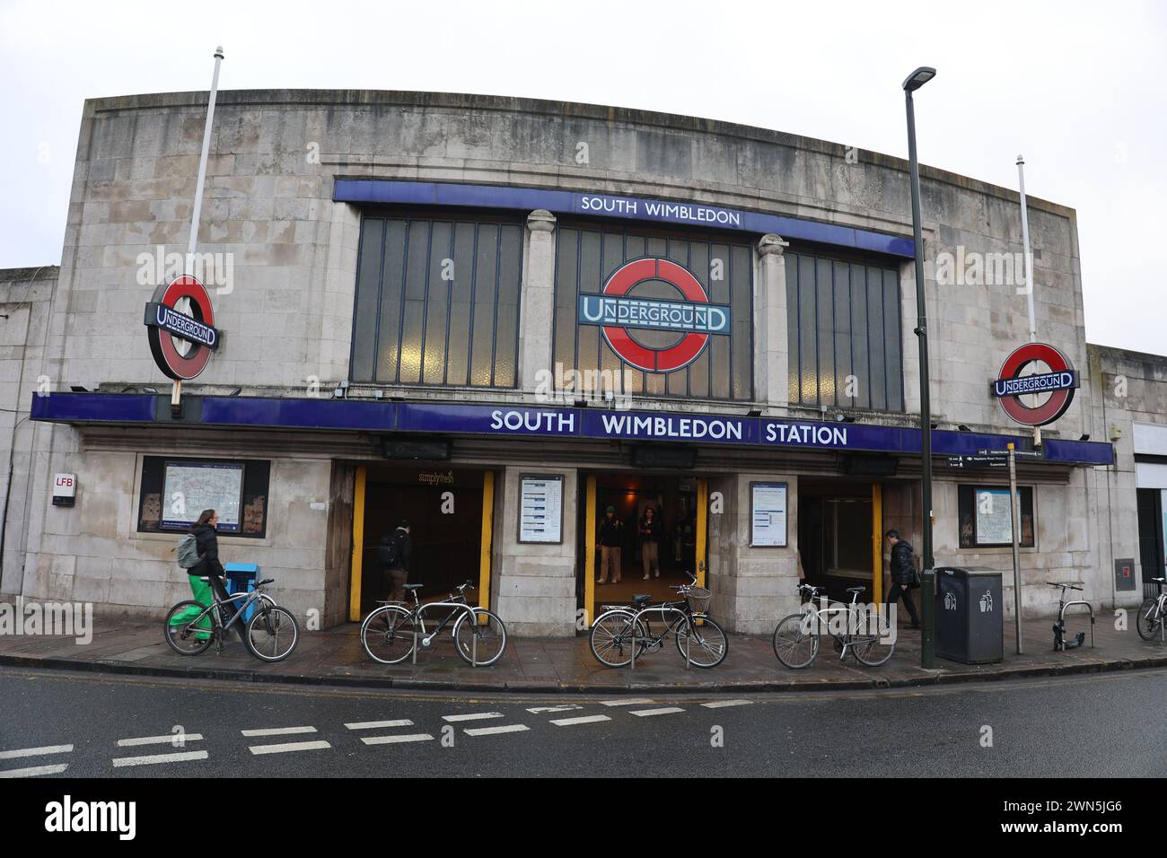 Stazione della metropolitana di Londra South Wimbledon Foto Stock