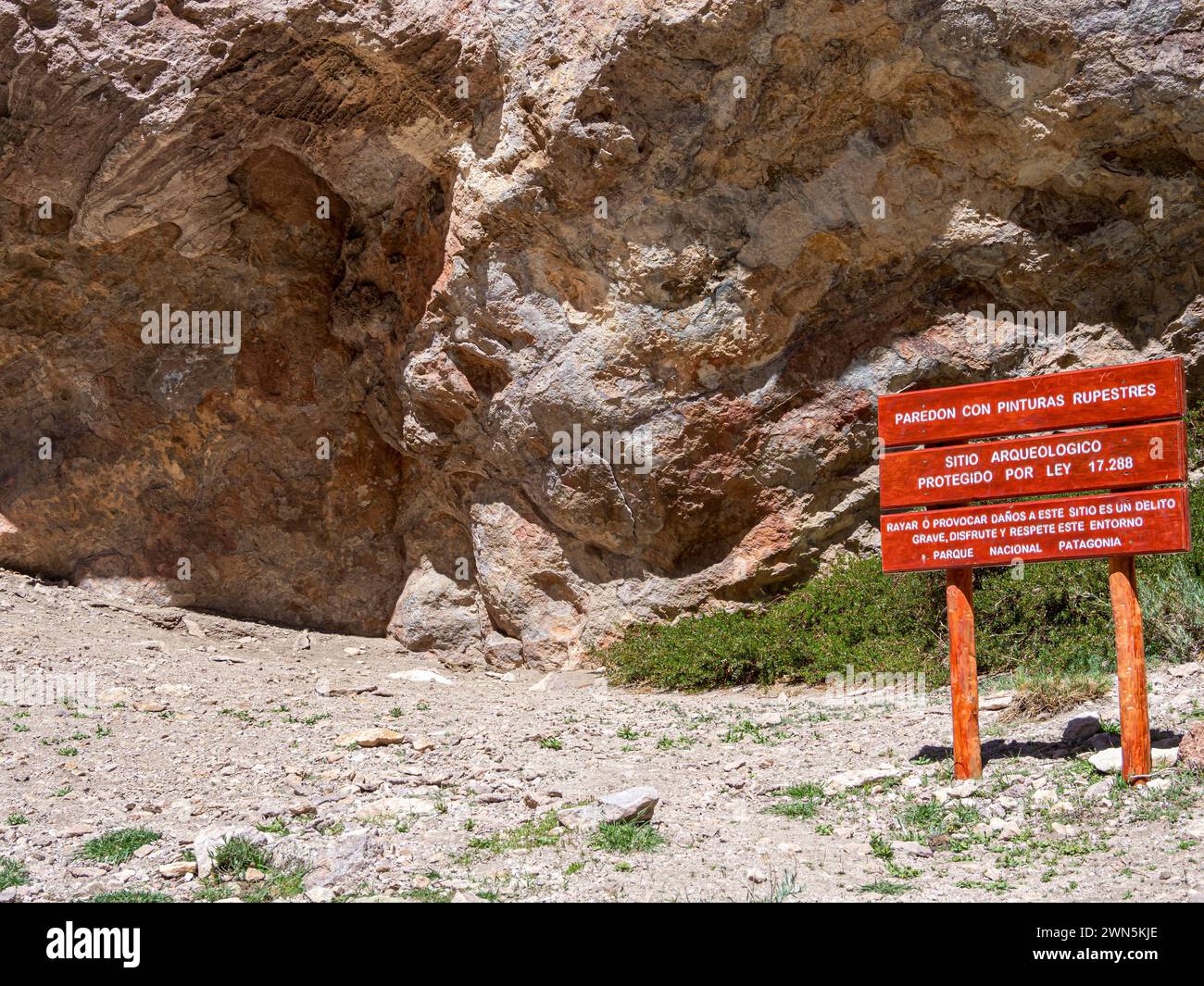 Paredon con pinturas, dipinti preistorici alle pareti di una grotta, sezione Park Patagonia Jeinimeni, Patagonia, Cile Foto Stock