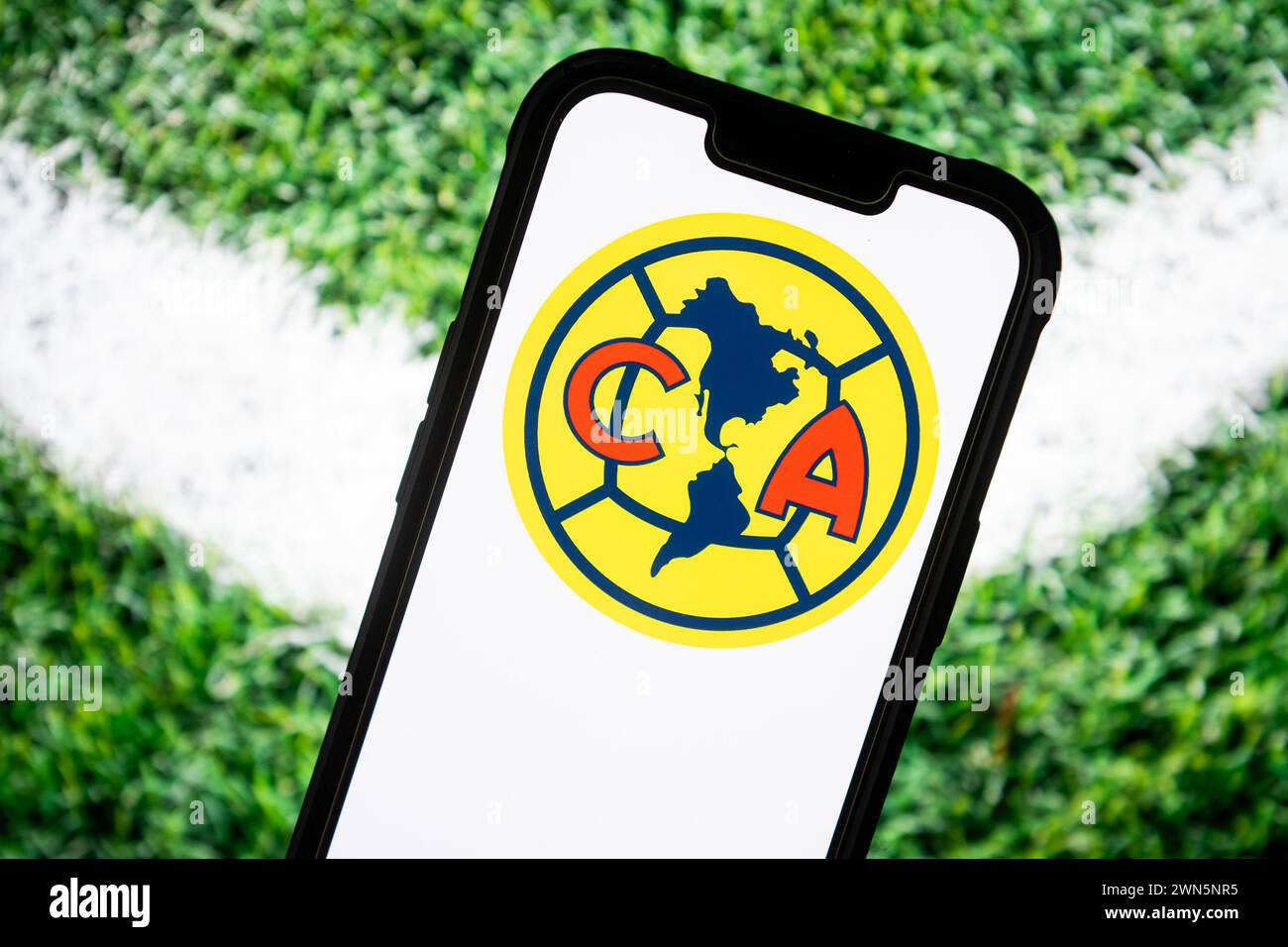 Polonia. 23 febbraio 2024. In questa immagine, il logo di un club di calcio Club America visualizzato su uno smartphone. (Credit Image: © Mateusz Slodkowski/SOPA Images via ZUMA Press Wire) SOLO PER USO EDITORIALE! Non per USO commerciale! Foto Stock