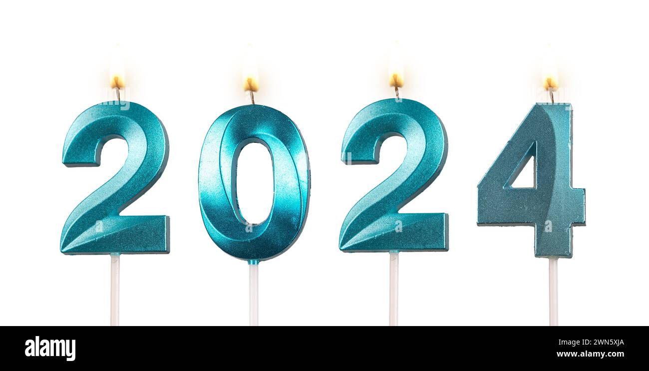 2024 anni, numero candele isolate su sfondo bianco. Foto Stock