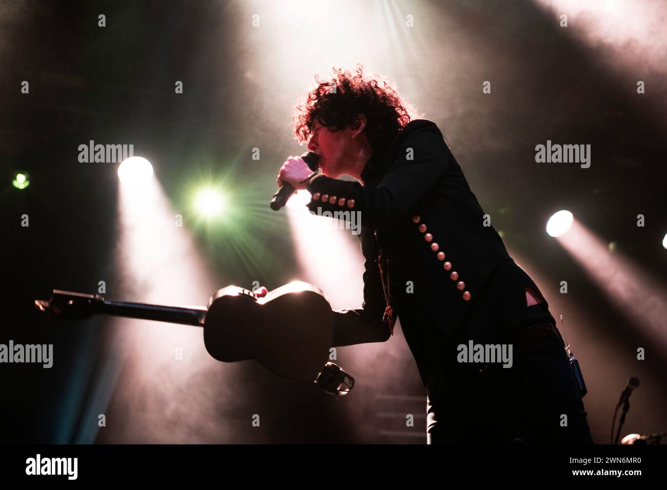 Laura Pergolizzi, alias LP, che si esibisce dal vivo alla Columbiahalle di Berlino Foto Stock