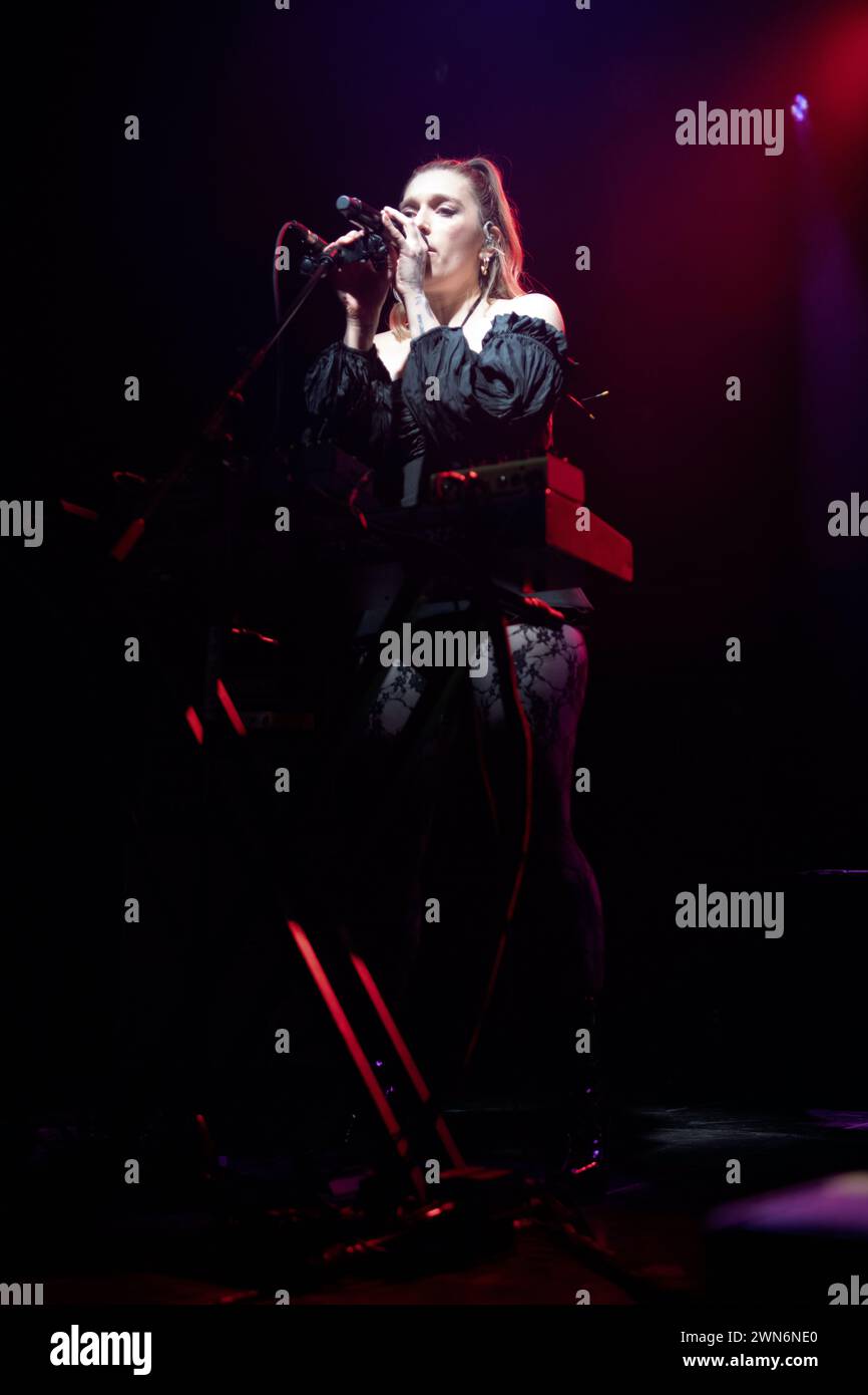 Vérité, cantante e cantautore americano, si esibisce dal vivo alla Columbiahalle di Berlino mentre supporta il tour Love Lines World. Foto Stock