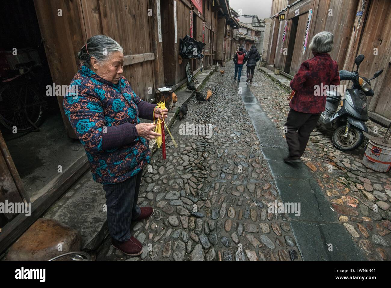 FUJIAN, CINA - 16 GENNAIO 2016 - (FILE) la foto scattata il 16-17 gennaio 2016 mostra la città di Heping, nella provincia del Fujian della Cina sudorientale, per la quale è famosa Foto Stock