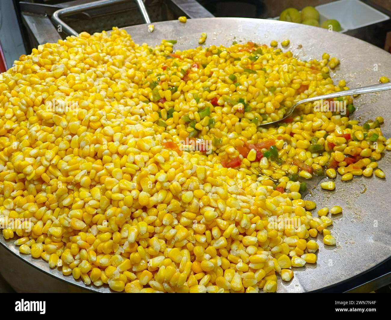 Indore Sarafa Bazaar, la capitale indiana del Madhya Pradesh, la capitale indiana del cibo di mezzanotte. Foto Stock