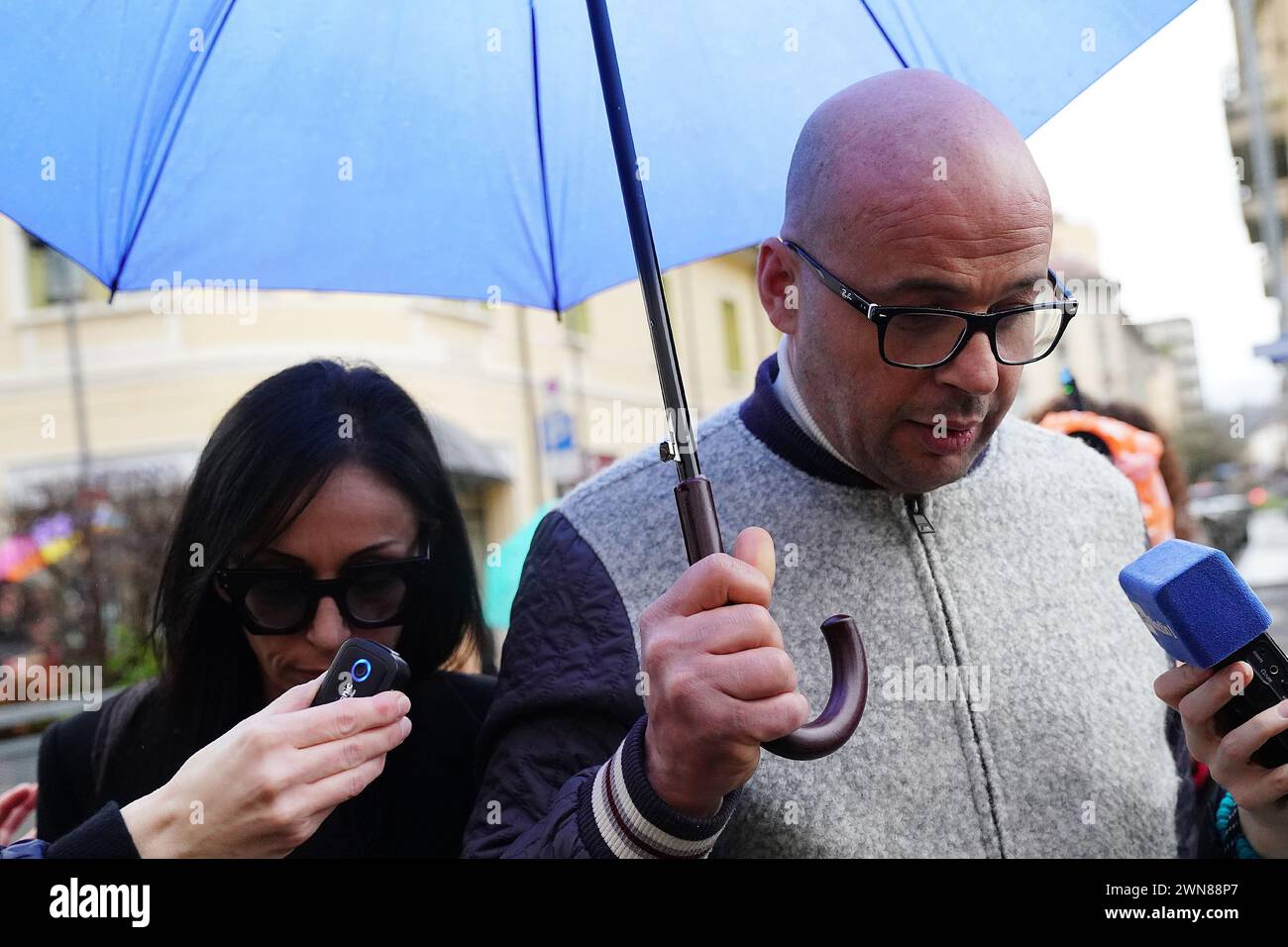 Foto Spada/LaPresse 01 marzo 2024 - Brescia, Italia - cronaca - Tribunale di Brescia prima udienza della revisione del processo della strage di erba nella foto: avv . Solange Marchignoli, azouz marzouk 01 marzo 2024, 2024 Brescia, Italia - relazione - Tribunale del calcio di Brescia prima udienza della revisione del processo al massacro di erba nel pic: avv. Solange Marchignoli, azouz Marzouk crediti: LaPresse/Alamy Live News Foto Stock