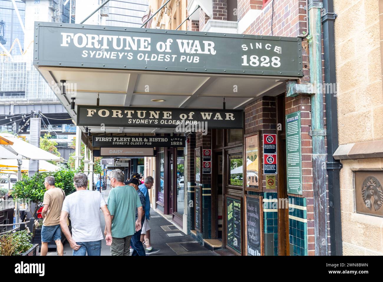 Fortune of War pub a Sydney, il più antico pub di Sydney nell'area di Rocks nel centro di Sydney, NSW, Australia, 2024 Foto Stock