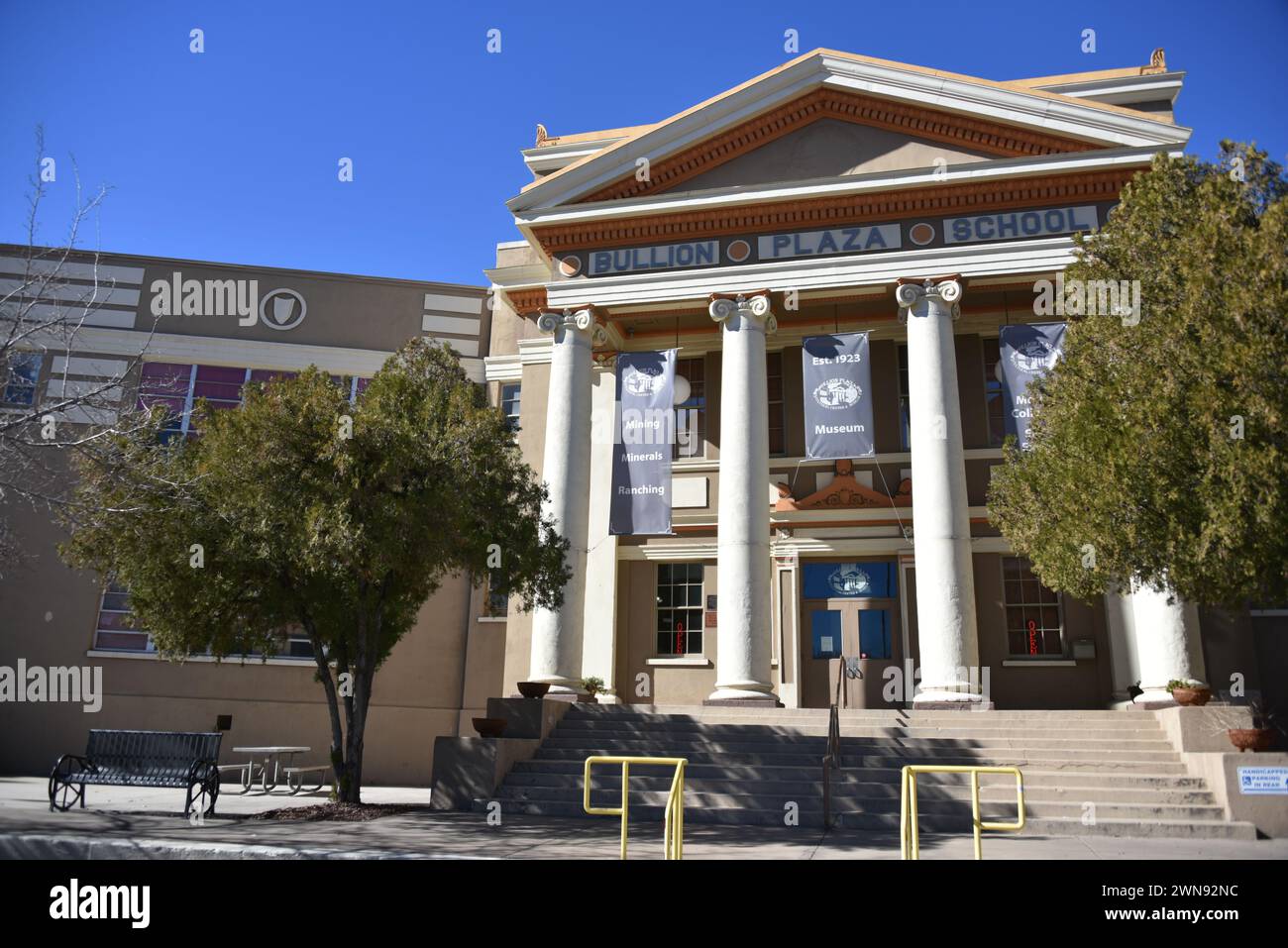 Miami, Arizona, U.S.A. 1/27/2024. Il Bullion Plaza Cultural Center & Museum è un'opera dedicata. Originariamente era una scuola di grammatica pubblica. Foto Stock