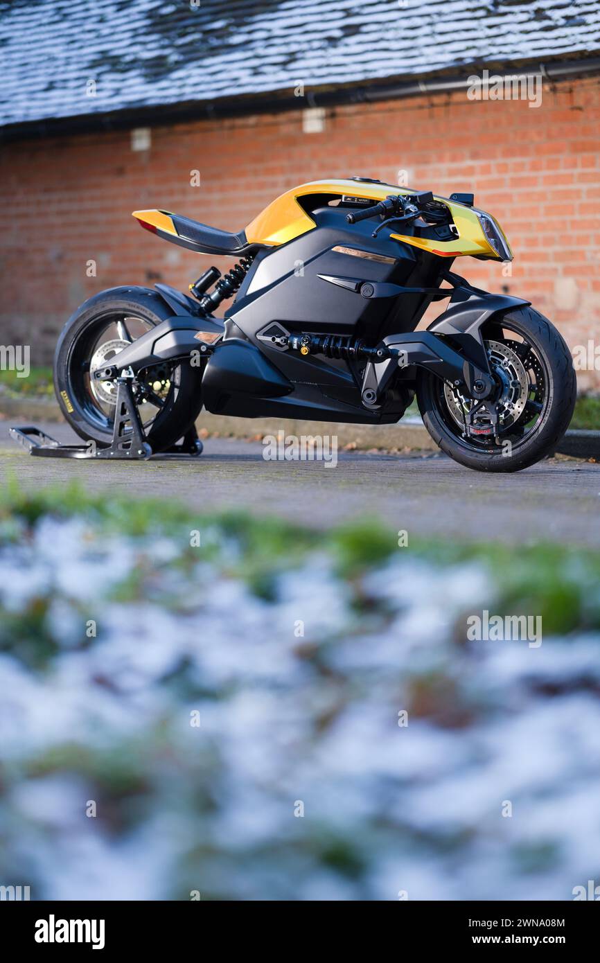 13/12/22: Motociclo elettrico Arc Vector presso lo stabilimento Arc Vehicle di Coventry. Foto Stock