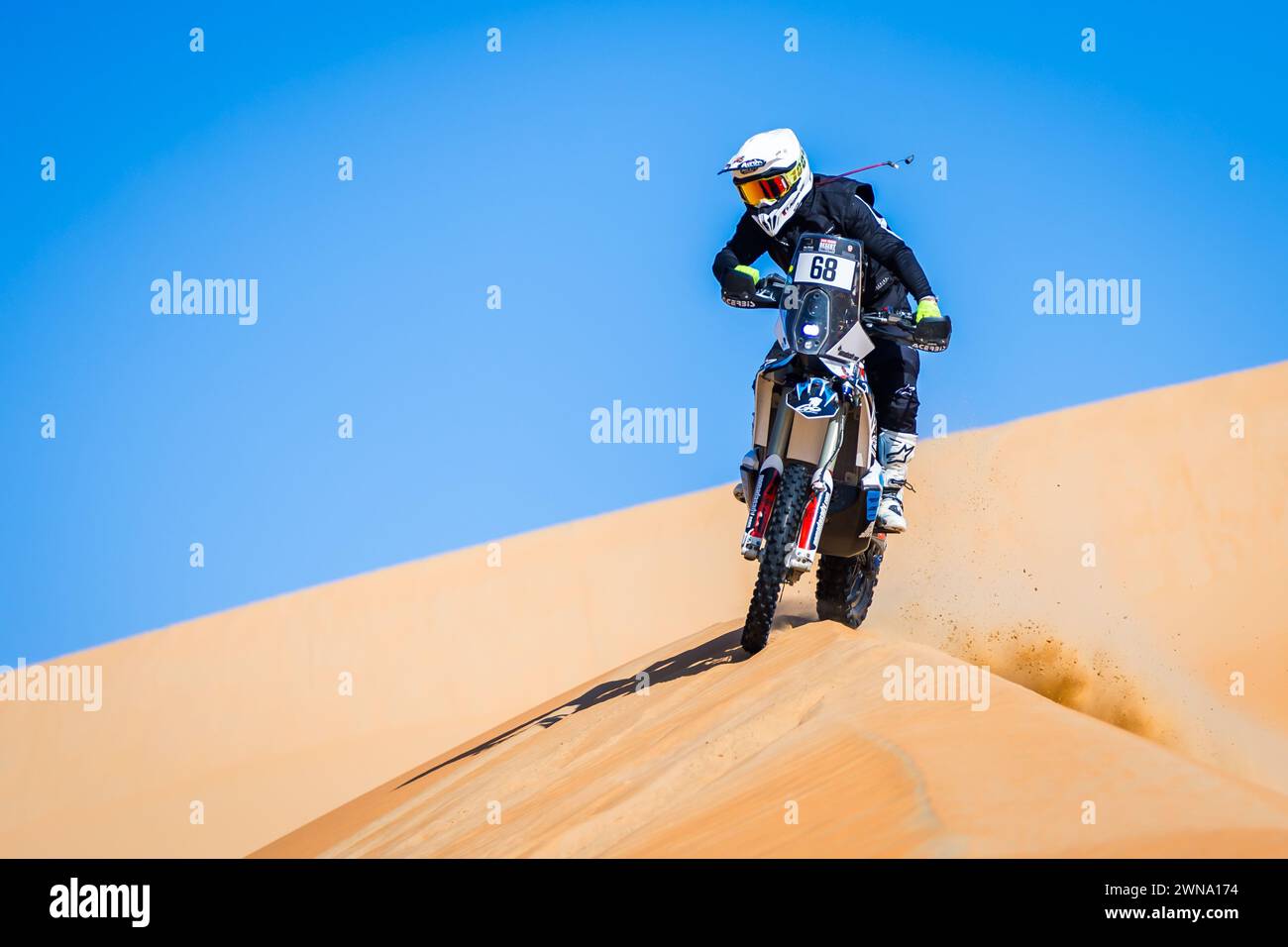 ABU DHABI DESERT, 1 marzo 2024, 68 PUREVDORJ Murun (MNG), KTM 450 EXC, azione durante la fase 4 dell'Abu Dhabi Desert Challenge 2024, il 1 marzo 2024 a Mzeerâ&#x80;&#x99;ah, Emirati Arabi Uniti Foto Stock