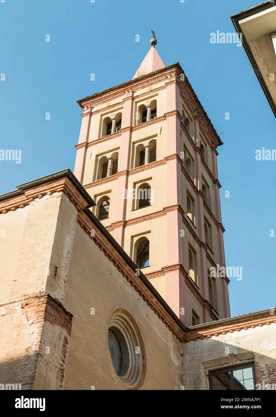 Campanile della Basilica di San Sebastiano nel centro di biella, Piemonte, Italia Foto Stock