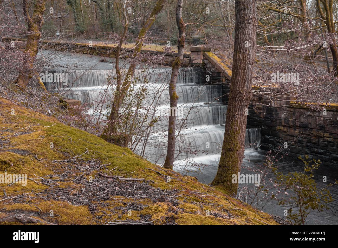 Traboccare dal serbatoio di Yarrow al serbatoio di Anglezarke Chorley Lancashire Regno Unito Foto Stock