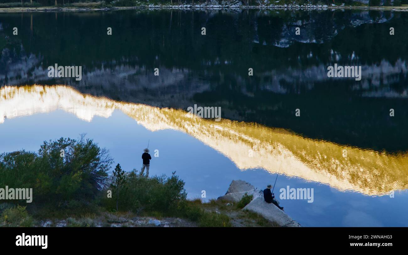 Vista degli uccelli sul lago East nel Kings Canyon National Park Foto Stock