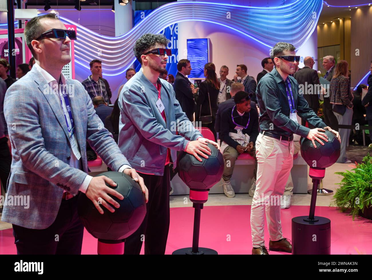 Virtuelles Spiel, Gewinnspiel, Deutsche Telekom Messestand, MWC Mobile World Congress 2024, Barcellona, Spagna Foto Stock