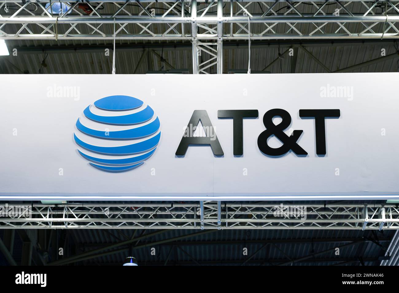 AT&T Messestand, MWC Mobile World Congress 2024, Barcellona, Spanien Foto Stock