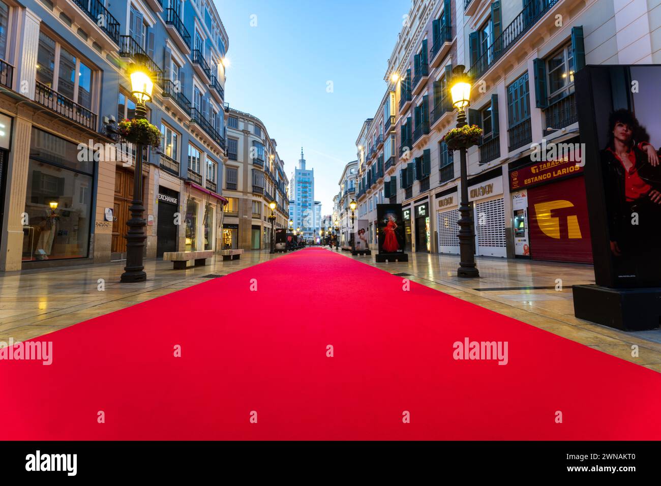 Malaga, Spagna, UE - febbraio 29, 2024. Red Carpet Walk, passerella per il Malaga Film Festival, Festival de Málaga. Perfetto per sfondi e concept design. Foto Stock