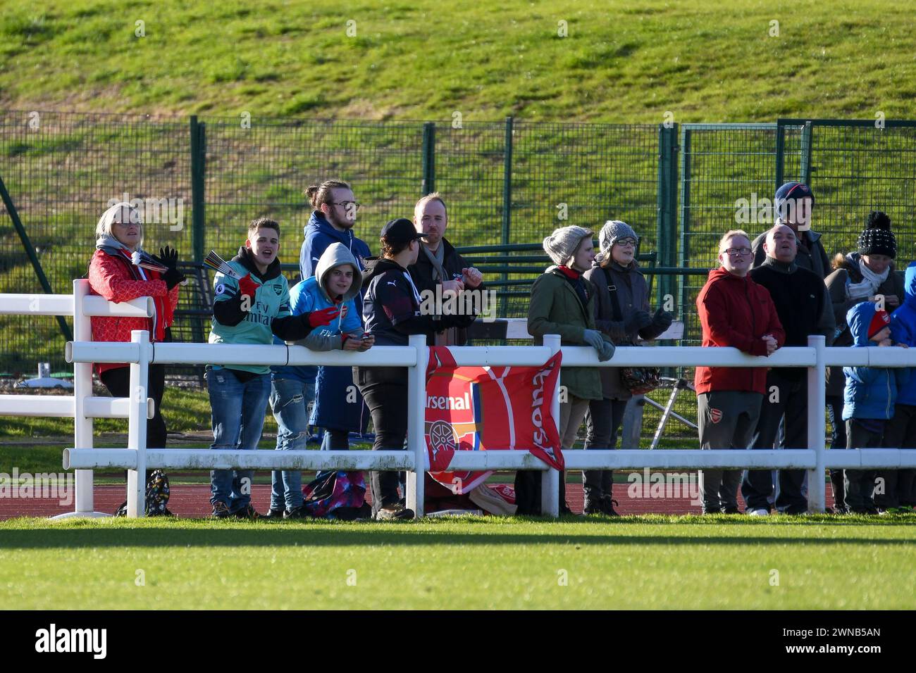 Bristol, Inghilterra. 28 ottobre 2018. Tifosi dell'Arsenal durante la partita di fa Women's Super League tra Bristol City e Arsenal allo Stoke Gifford Stadium di Bristol, Inghilterra, Regno Unito, il 28 ottobre 2018. Crediti: Duncan Thomas/Majestic Media. Foto Stock