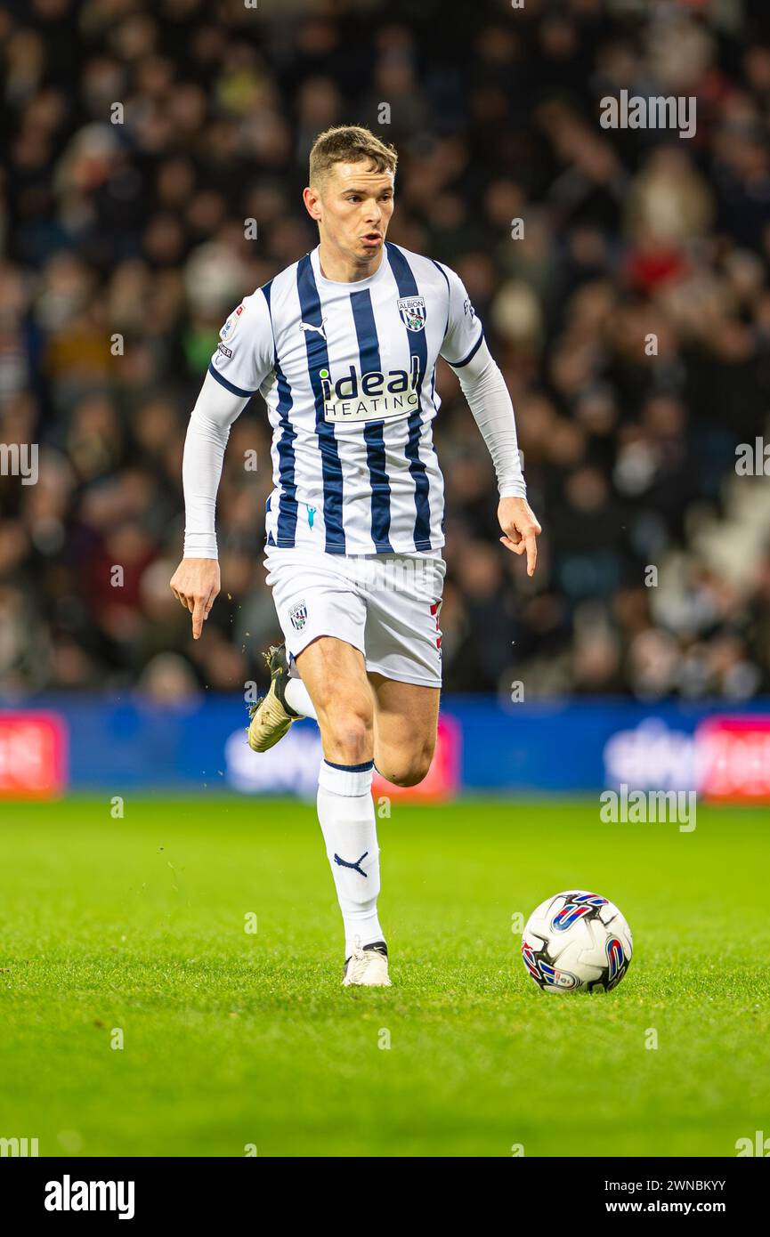1 marzo 2024: The Hawthorns, West Bromwich, West Midlands, Inghilterra; EFL Championship Football, West Bromwich Albion contro Coventry City; Conor Townsend di WBA sulla palla credito: Action Plus Sports Images/Alamy Live News Foto Stock