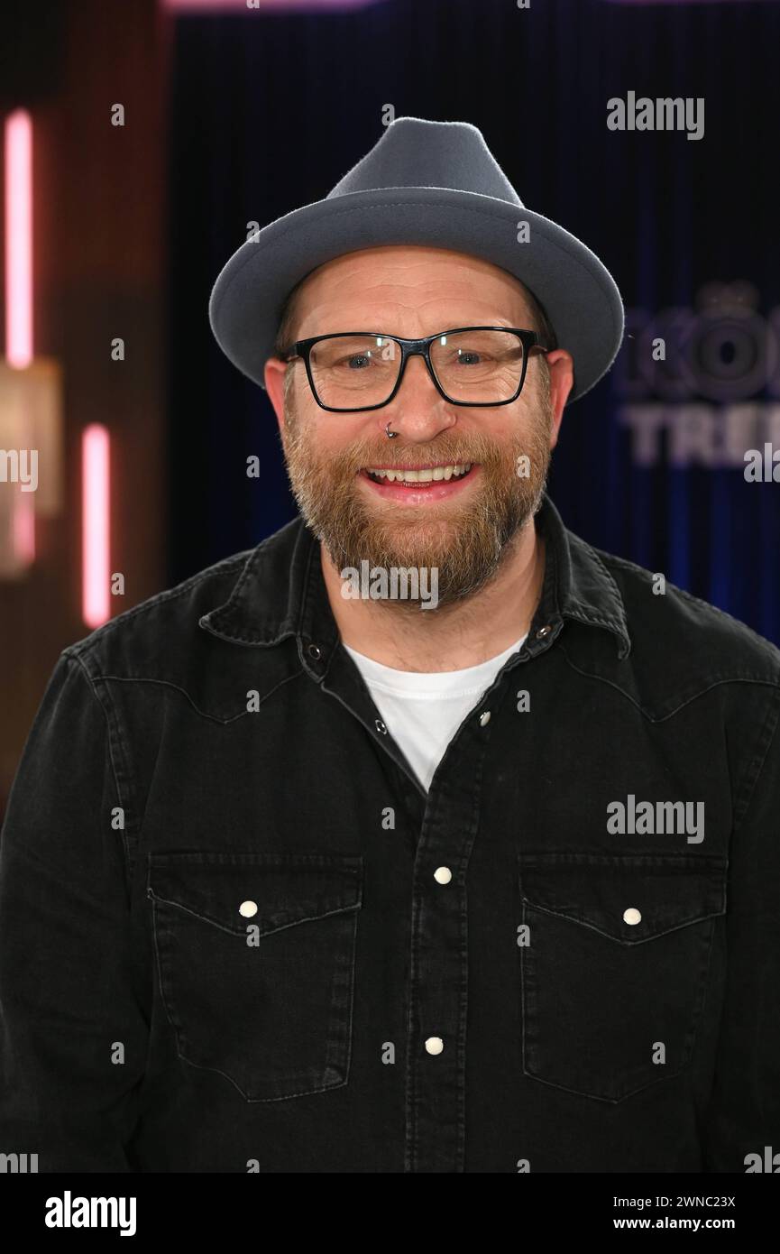 Sänger Gregor Meyle zu Gast in der WDR Talkshow Kölner Treff *** il cantante Gregor Meyle come ospite del talk show WDR Kölner Treff Foto Stock