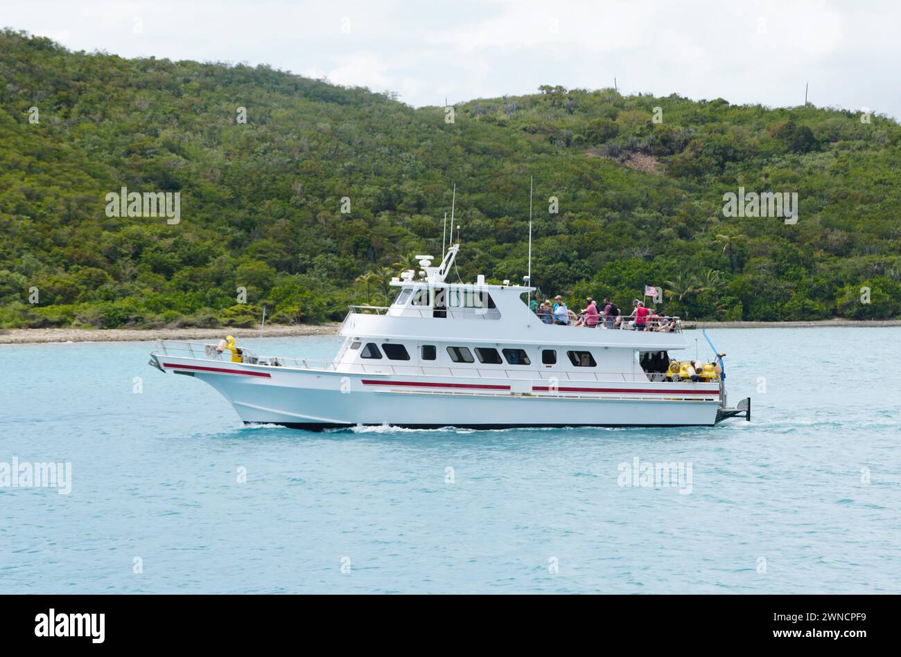 St Thomas, U.S Virgin Island - 21 febbraio 2024 - Un servizio di barca che trasporta passeggeri in un'escursione Foto Stock