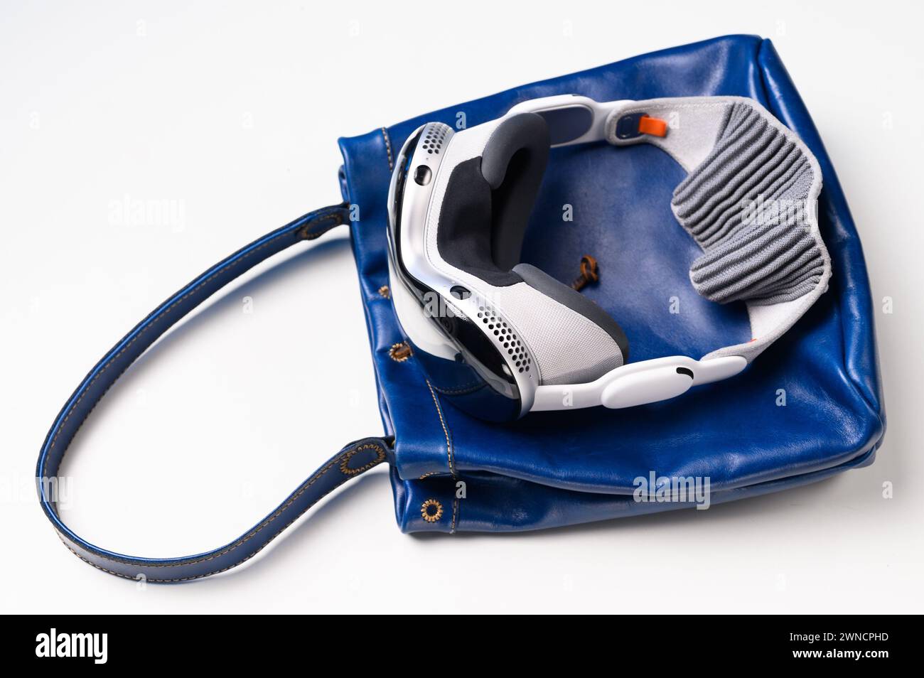 HCMC, VN - febbraio 2024. Apple Vision Pro per uso editoriale Foto Stock