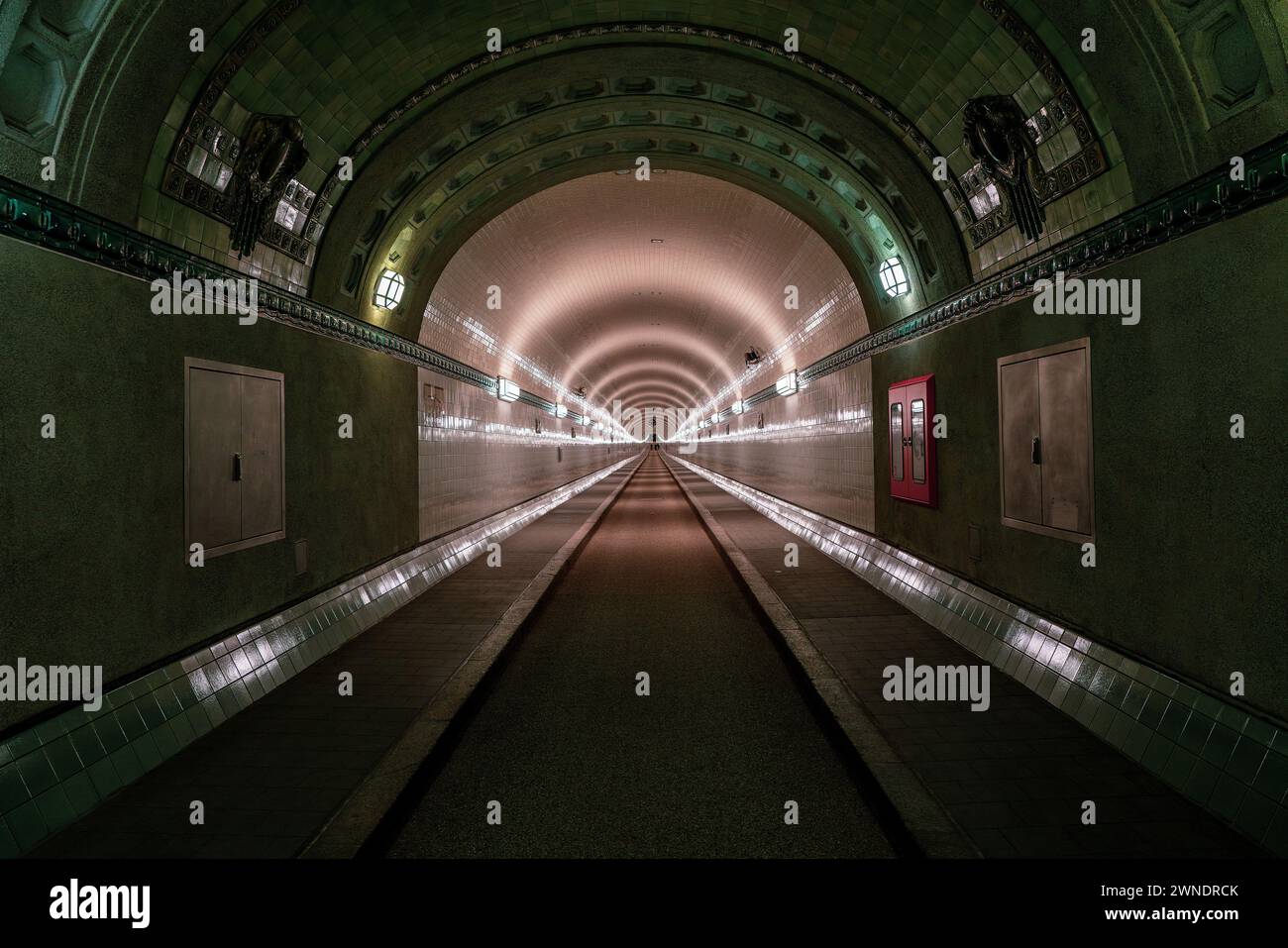 La vecchia St. Tunnel dell'Elba di Pauli ad Amburgo, Germania. Foto Stock