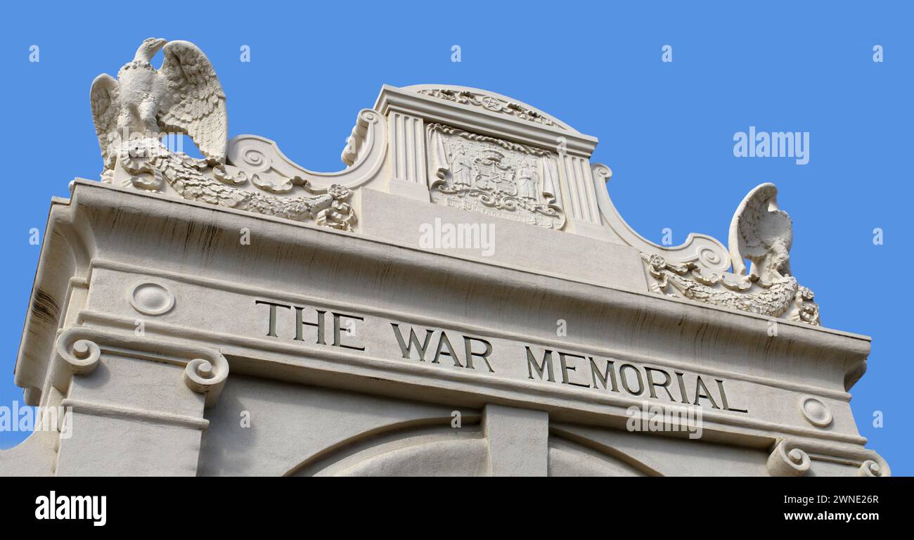 Hawaii, punto di riferimento e memoriale della porta di guerra per soldati, militari e onore al servizio dei veterani. Waikiki Natatorium, architettura e isola per Foto Stock