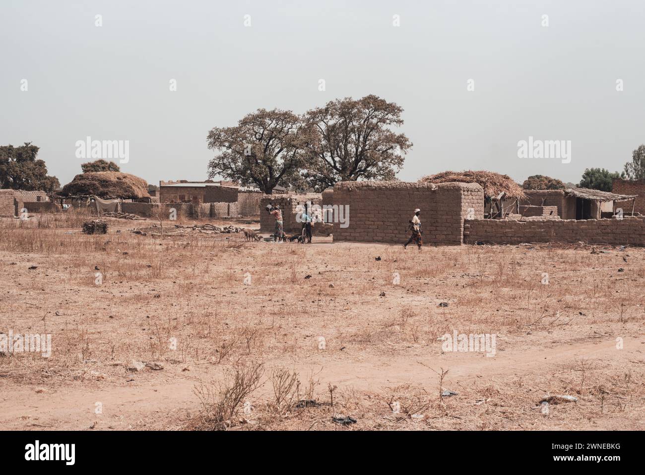 Ouagadougou, Burkina Faso. Dicembre 2017. Tipico villaggio agricolo Foto Stock