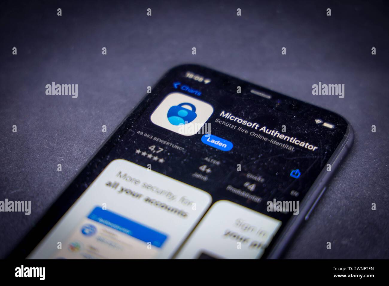 Apple App Store auf einem iPhone. Apps-Charts - gratis - Microsoft Authenticator. // 02.03.2024 *** Apple App Store su iPhone Apps Charts Microsoft Authenticator gratuito 02 03 2024 Foto Stock