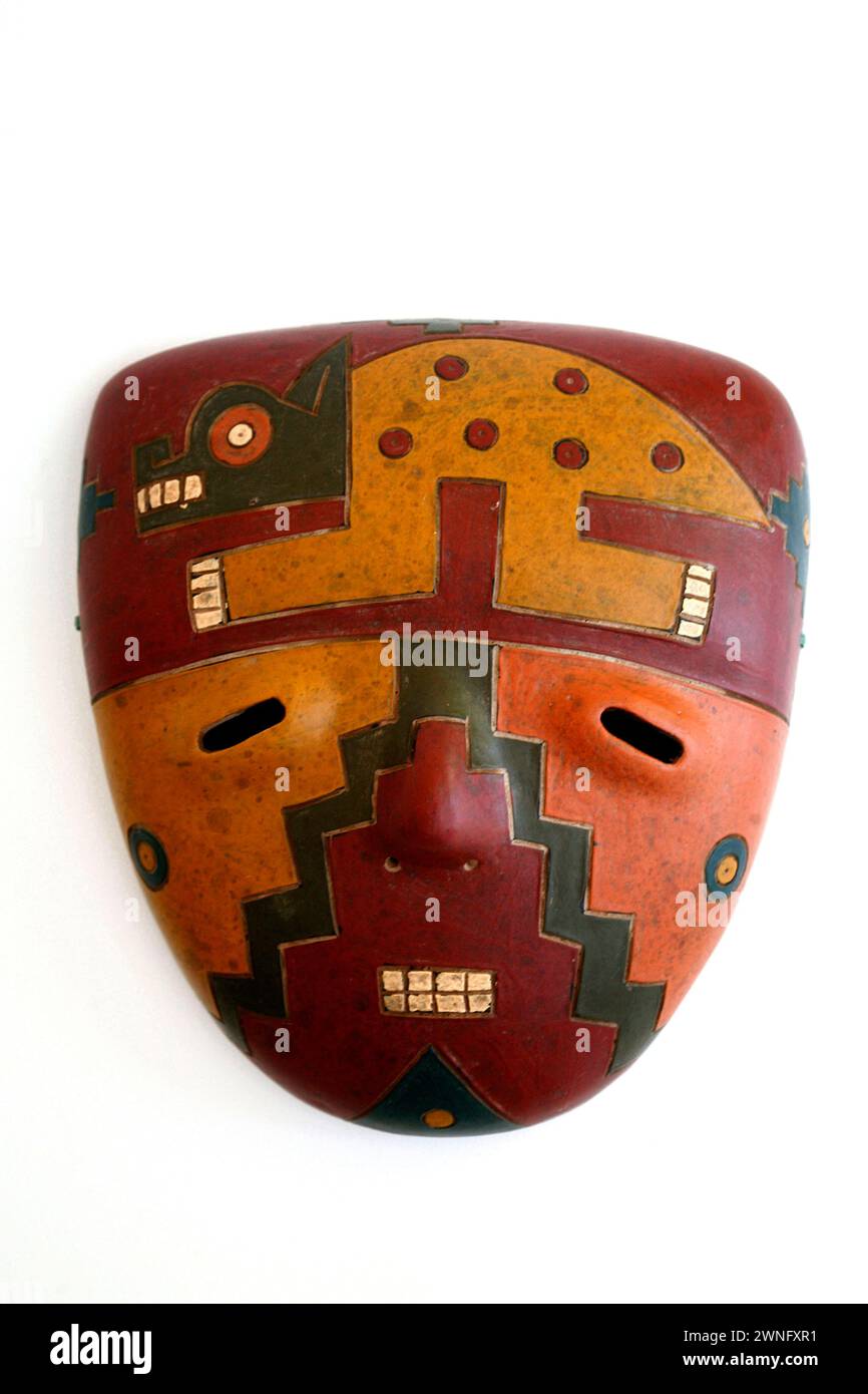 antica maschera peruviana inca per rituale religioso Foto Stock