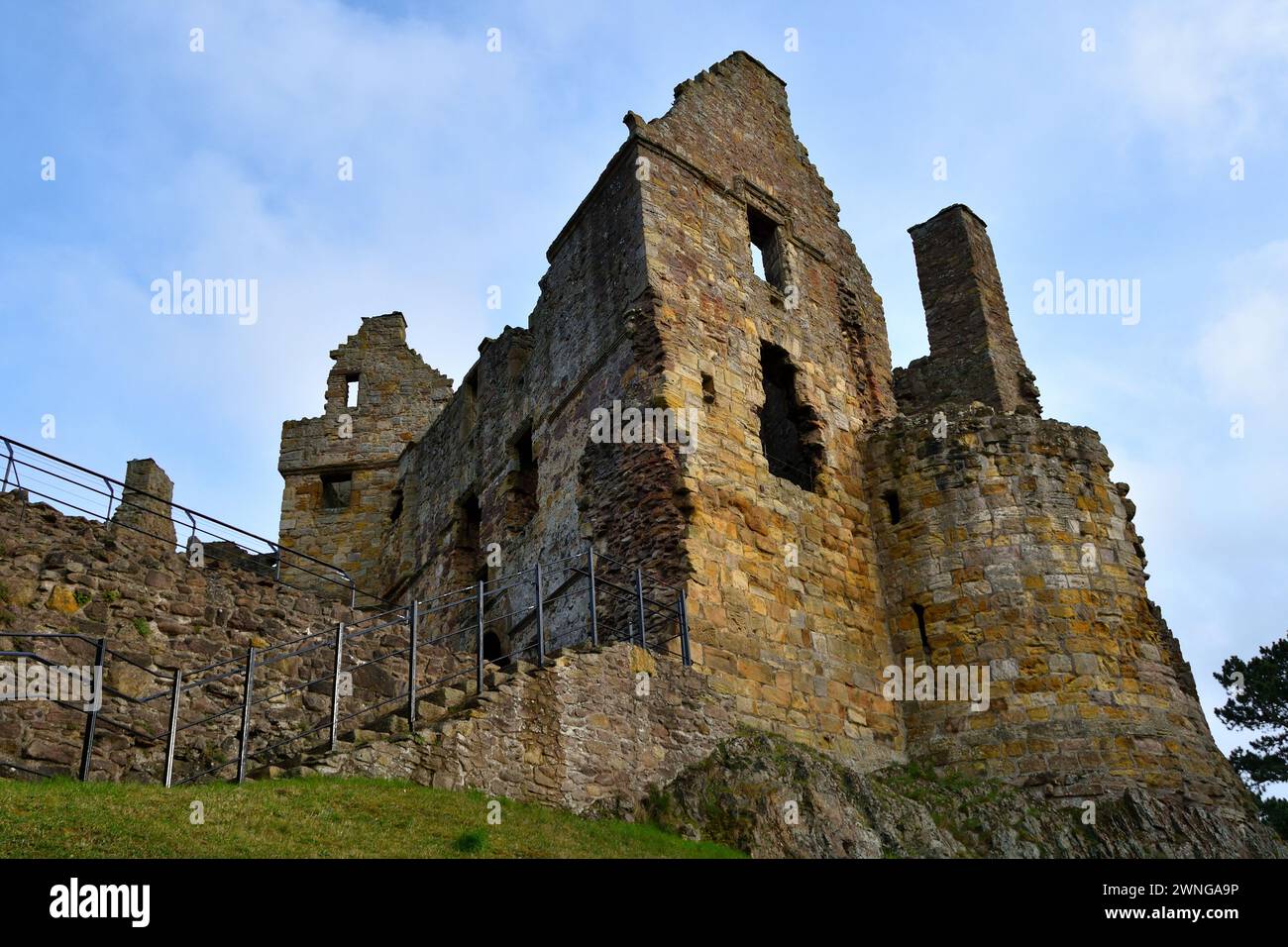 Vista sul castello di Dirleton Foto Stock