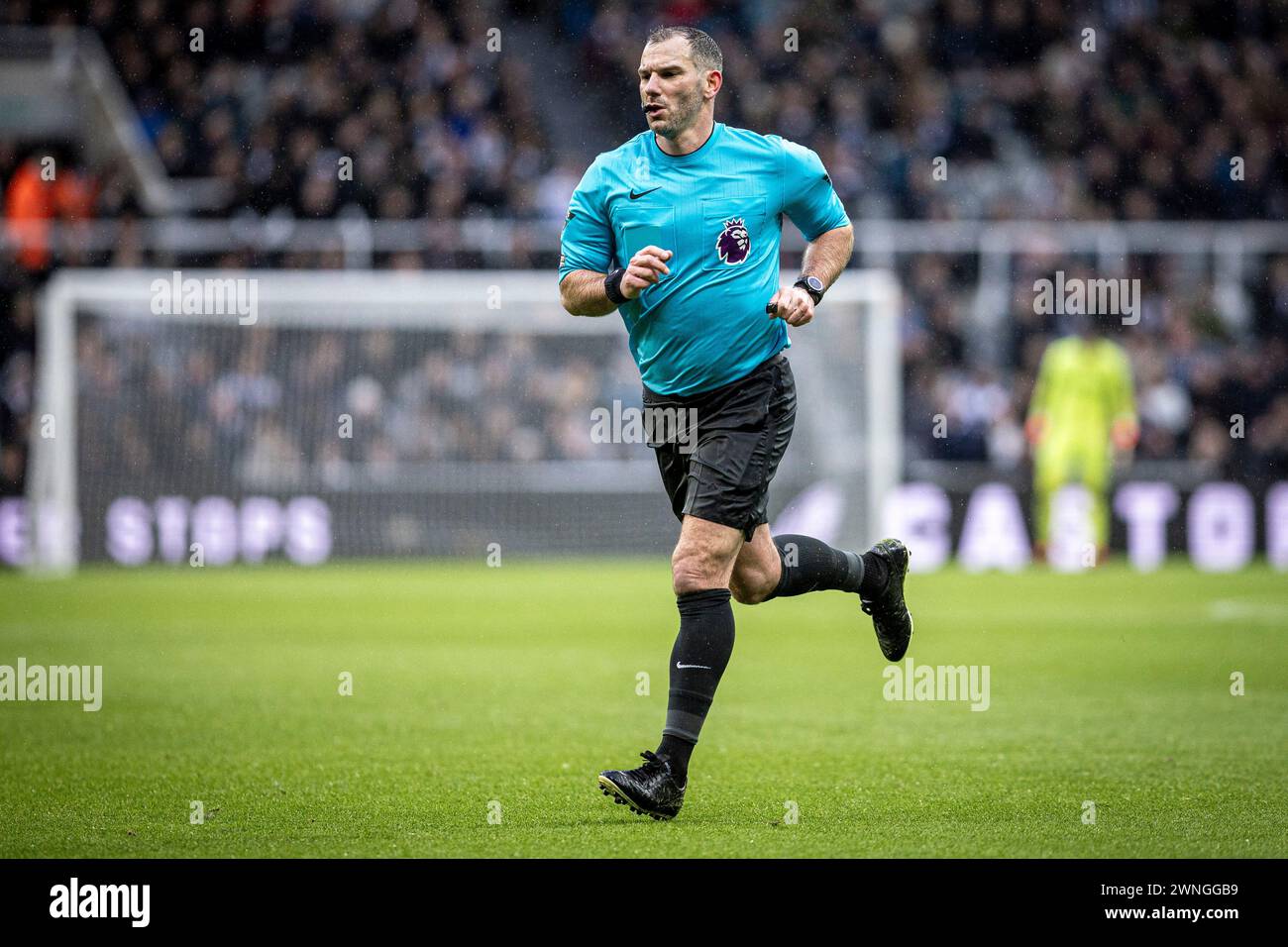 Newcastle upon Tyne, Regno Unito. 2 marzo 2024. Newcastle upon Tyne, Inghilterra, 2 marzo 2024 arbitro Tim Robinson durante la partita di calcio di Premier League tra Newcastle United e Wolverhampton Wanderers al St James Park di Newcastle upon Tyne, Inghilterra. (Richard Callis/SPP) credito: SPP Sport Press Photo. /Alamy Live News Foto Stock