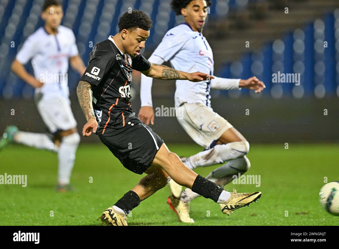 Deinze, Belgio. 2 marzo 2024. Emilio Kehrer (80) di KMSK Deinze nella foto durante una partita di calcio tra KMSK Deinze e RSCA Futures durante la 24a partita della stagione Challenger Pro League 2023-2024, sabato 2 marzo 2024 a Deinze, Belgio. Crediti: Sportpix/Alamy Live News Foto Stock