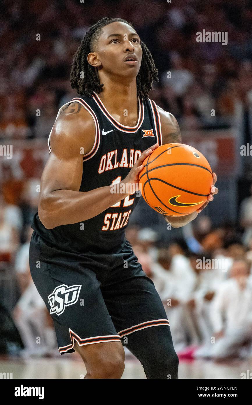 Texas, Stati Uniti. 2 marzo 2024. Javon Small #12 degli Oklahoma State Cowboys in azione contro i Texas Longhorns al Moody Center di Austin, Texas. Il Texas sconfigge lo stato dell'Oklahoma 81-65. Crediti: csm/Alamy Live News Foto Stock