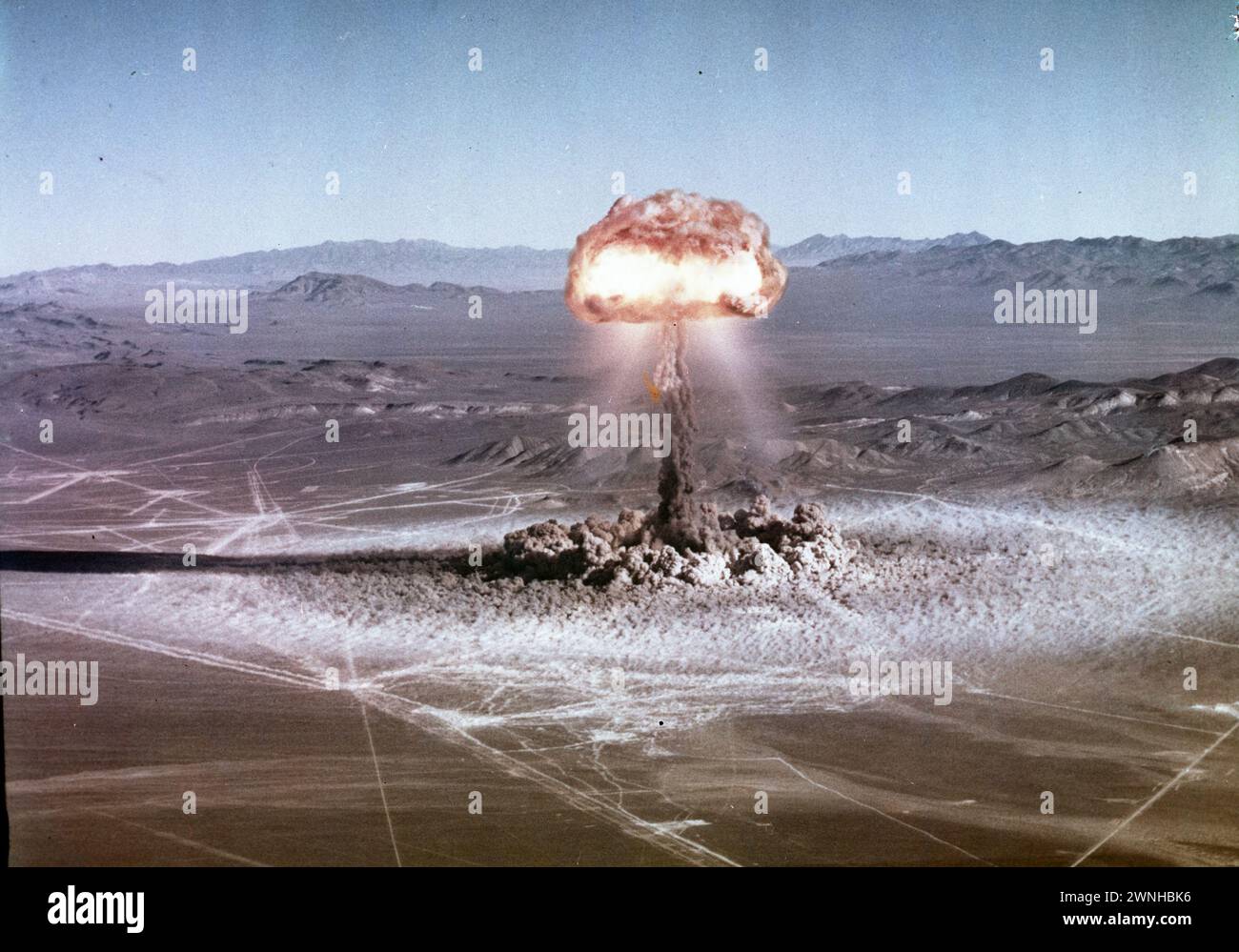 Operazione Buster/Jangle (Nevada test Site) detonazione. . Photographs of Atmospheric Nuclear Testing at Nevada test Sites, 1946 - 1962 Foto Stock