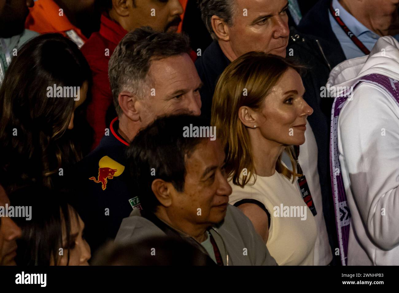 SAKHIR, BAHREIN: Christian Horner e Geri Halliwell, al Gran Premio di Formula 1 del Bahrain 2024 sul circuito Internazionale del Bahrain a Sakhir, Bahrein. Crediti: Michael Potts/Alamy Live News Foto Stock