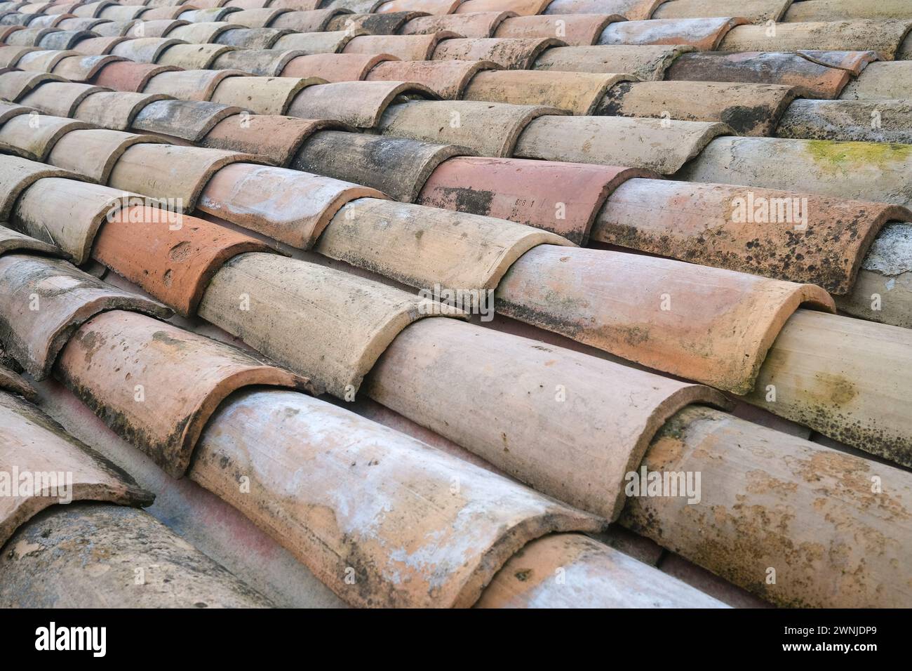 Roman le tegole di un tetto in Provenza Foto Stock