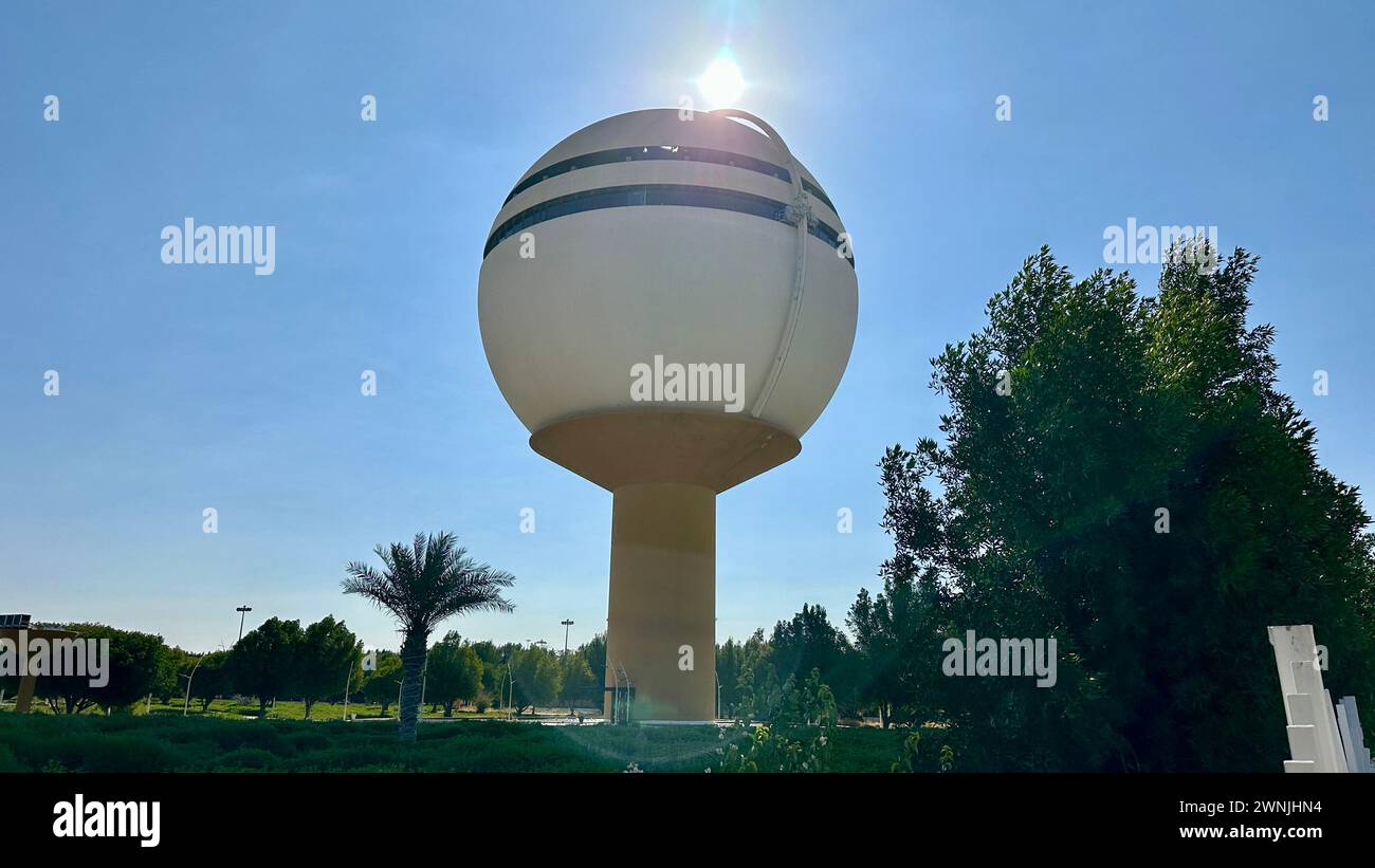 Buraydah City al-Qassim, Arabia Saudita , 29 aprile 2024, Buraidah Water Tower King in Khalid Park Foto Stock