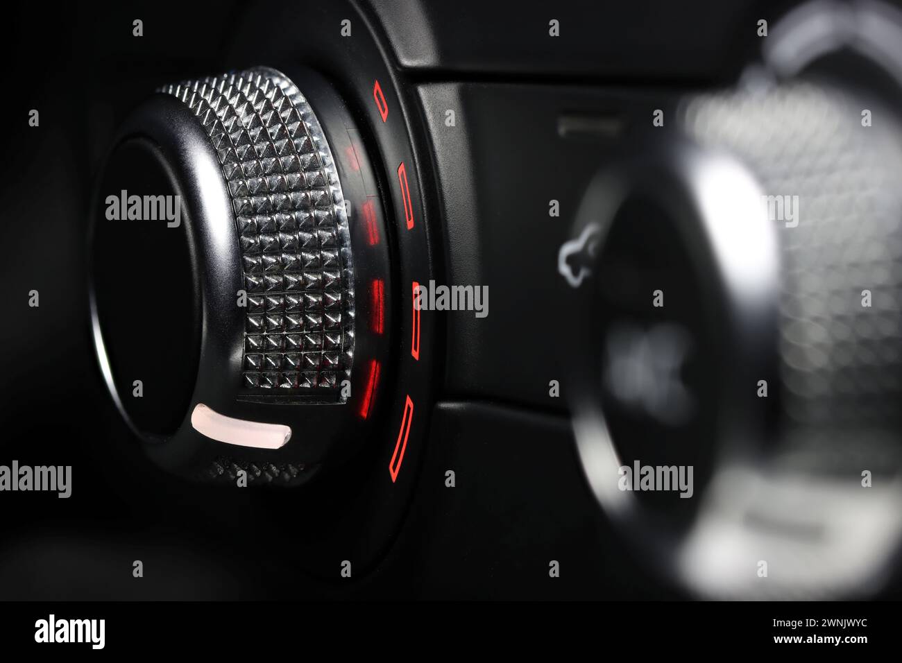 interruttore di controllo della temperatura all'interno di un'auto - caldo Foto Stock