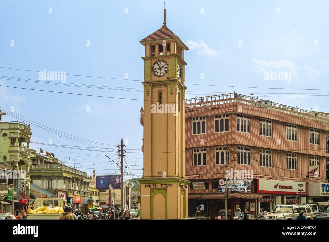 12 febbraio 2016: Purcell Tower situato nel centro di Pyin Oo Lwin, Myanmar Birmania. La torre costruita nel 1936 era un presente della regina Victoria, An Foto Stock
