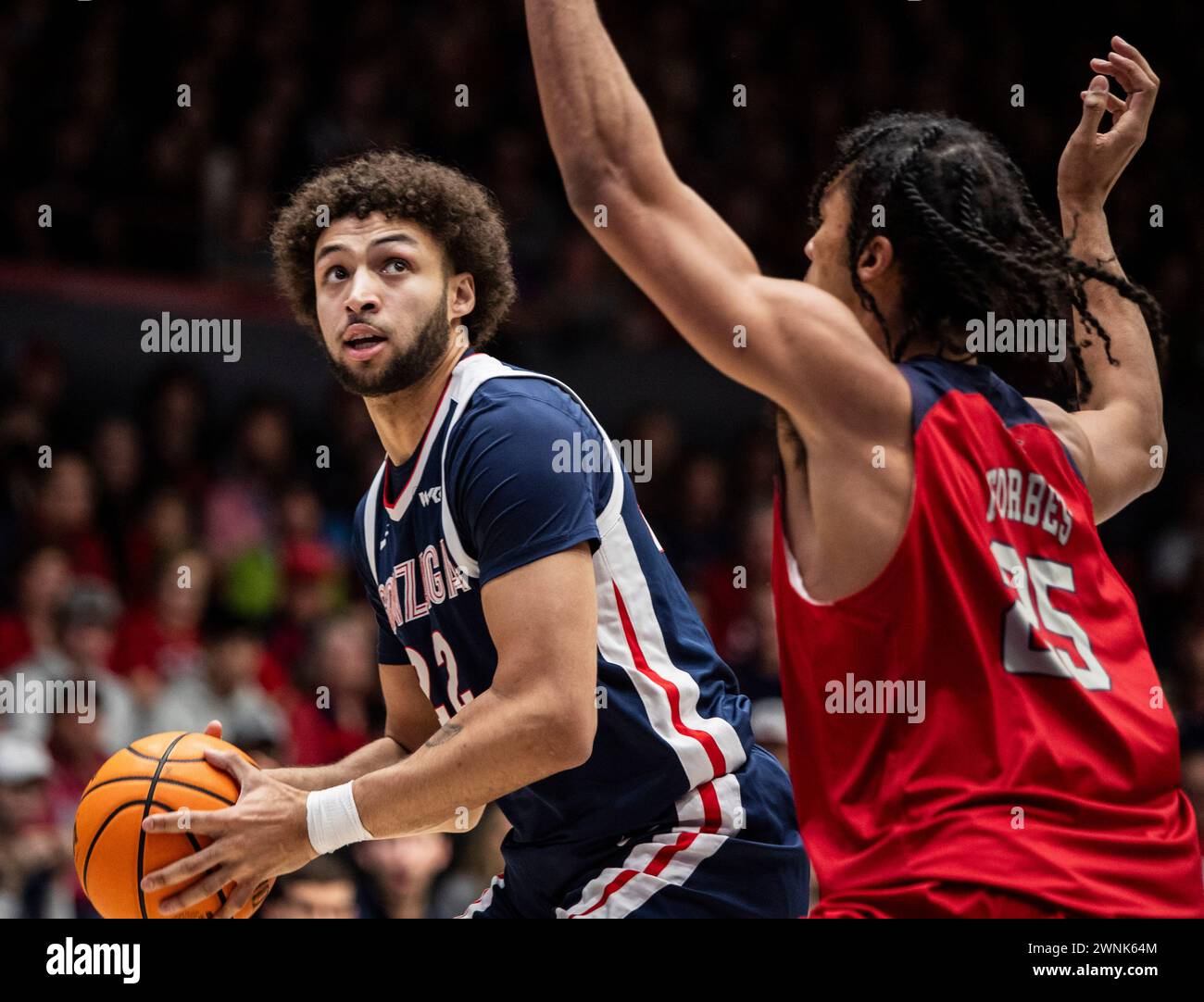 02 marzo 2024 Moraga, CA U.S.A. Gonzaga attaccante Anton Watson (22) spara alla palla durante la partita di basket maschile NCAA tra Gonzaga Bulldogs e Saint Mary's Gaels. Gonzaga ha battuto i 70-57 di Saint Mary al Padiglione della University Credit Union Moraga, California. Thurman James/CSM Foto Stock