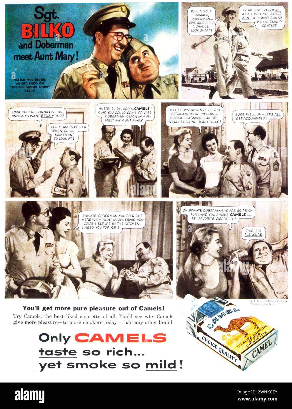 1956 pubblicità a stampa di sigarette di cammello. Il sergente Bilko e Doberman incontrano zia Mary! Foto Stock